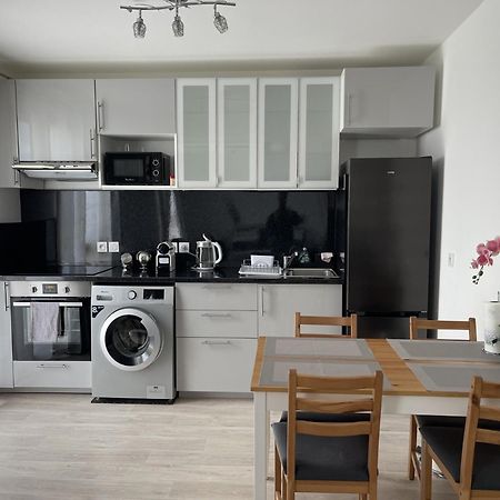 House Cosy One Apartment Гонес Екстериор снимка